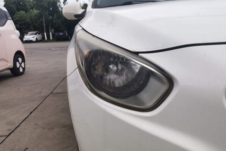 Used GAC Trumpchi GA3 2013 1.6L Manual Elite Edition Right Front Headlight