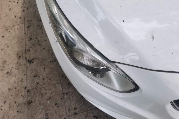 Used GAC Trumpchi GA3 2013 1.6L Automatic Luxury ESP Version Right Front Headlight