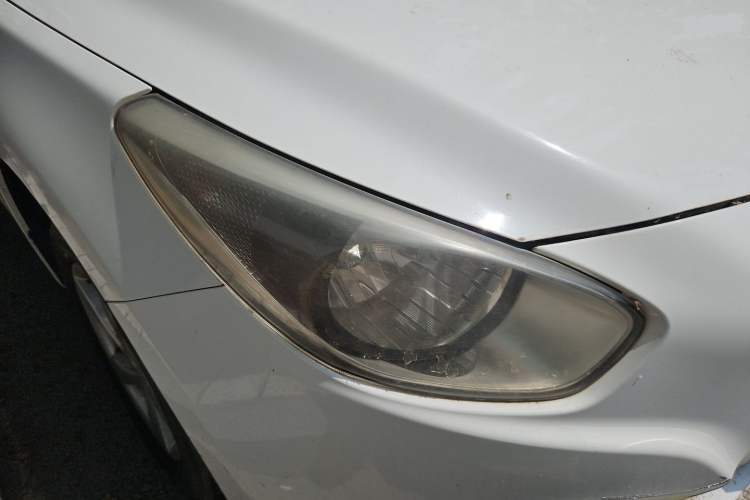 Used GAC Trumpchi GA3 2013 1.6L Automatic Elite ESP Edition Right Front Headlight