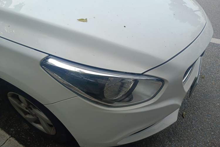 Used GAC Trumpchi GA3 2013 1.6L Manual Elite Edition Right Front Headlight