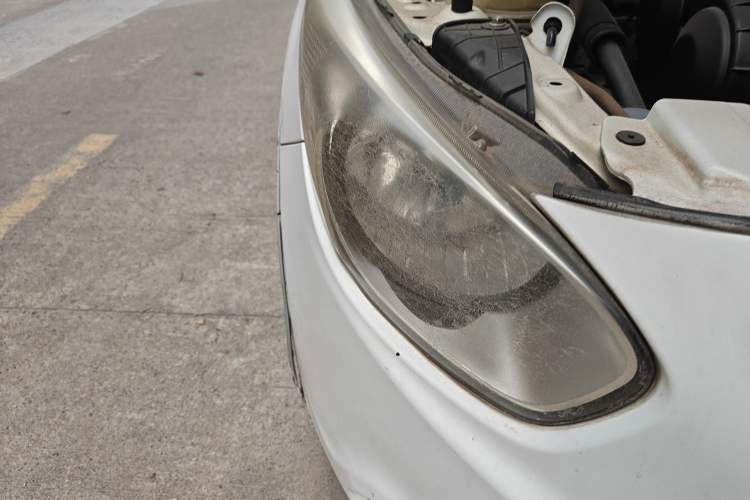 Used GAC Trumpchi GA3 2013 1.6L Manual Elite Edition Right Front Headlight