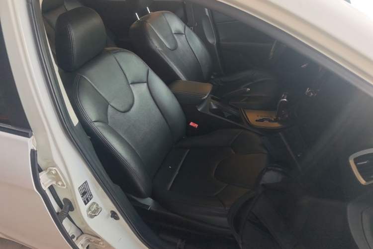 Used GAC Trumpchi GA3 2013 1.6L Automatic Elite ESP Edition Right Front Seat