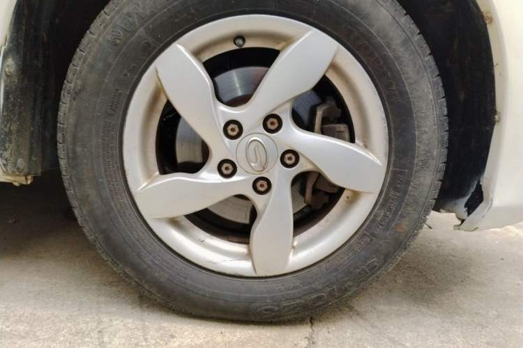 Used GAC Trumpchi GA3 2013 1.6L Manual Elite Edition Right Front Wheel Hub