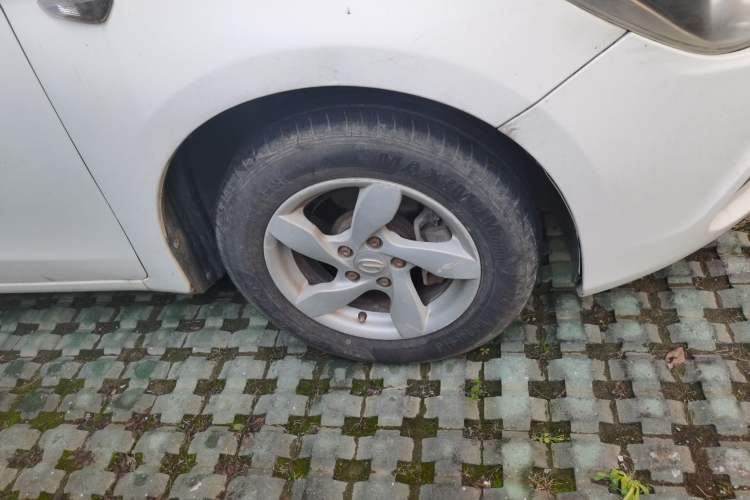 Used GAC Trumpchi GA3 2013 1.6L Manual Elite Edition Right Front Wheel Hub