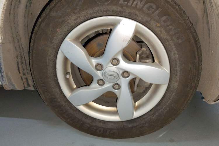 Used GAC Trumpchi GA3 2013 1.6L Manual Elite Edition Right Front Wheel Hub