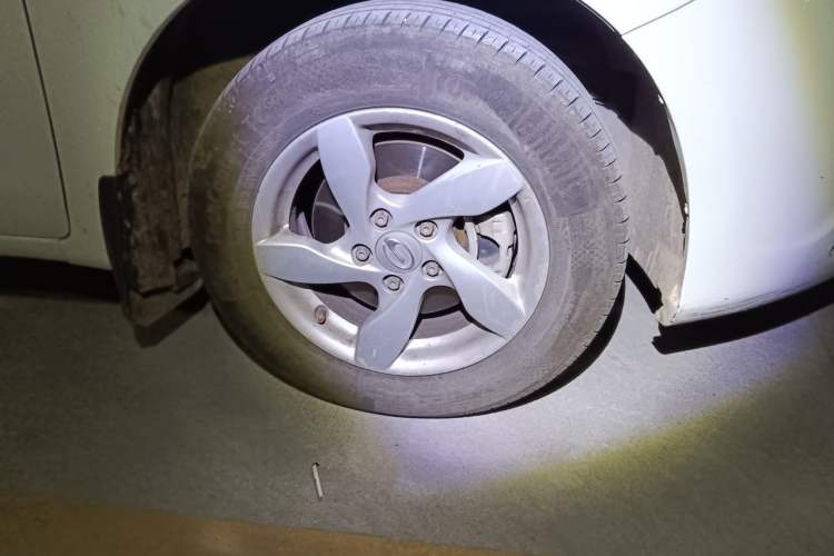Used GAC Trumpchi GA3 2013 1.6L Manual Elite Edition Right Front Wheel Hub
