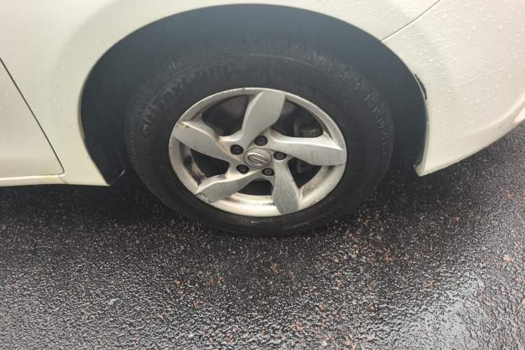 Used GAC Trumpchi GA3 2013 1.6L Automatic Elite ESP Edition Right Front Wheel Hub