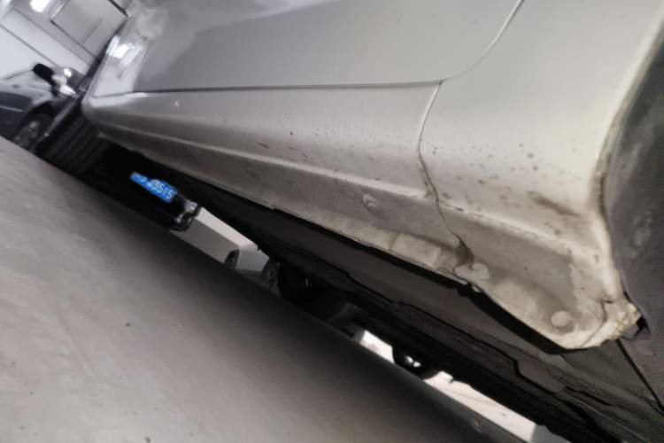 Used GAC Trumpchi GA3 2013 1.6L Automatic Luxury ESP Version Right Side Sill