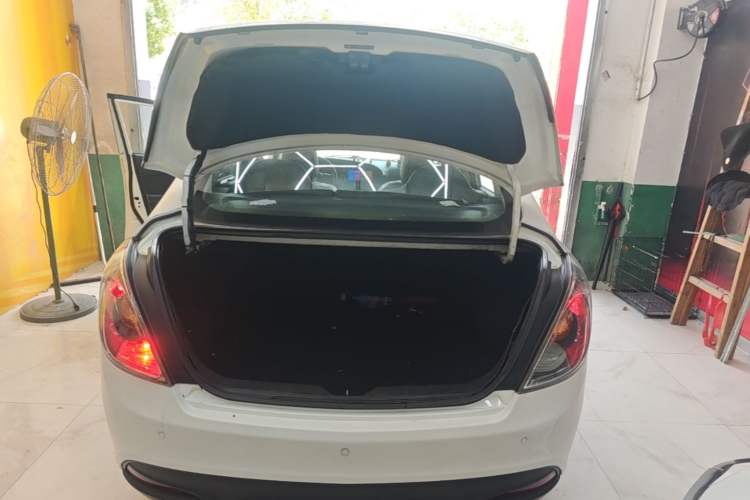 Used GAC Trumpchi GA3 2013 1.6L Automatic Elite ESP Edition Trunk