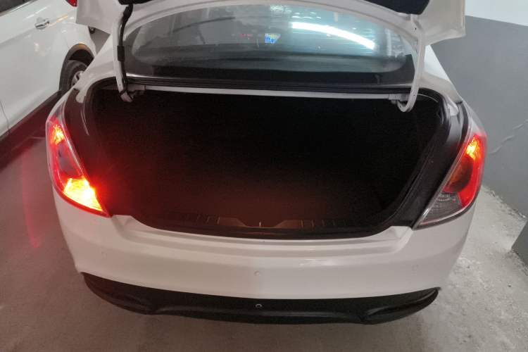 Used GAC Trumpchi GA3 2013 1.6L Automatic Luxury ESP Version Trunk
