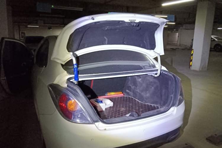 Used GAC Trumpchi GA3 2013 1.6L Manual Elite Edition Trunk