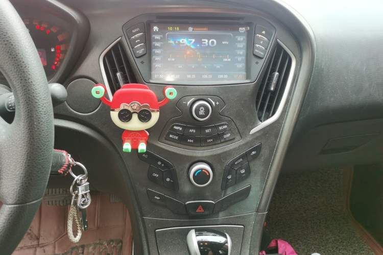 Used GAC Trumpchi GA3 2014 1.6L Automatic Elite Smart Edition Audio And AC Panel