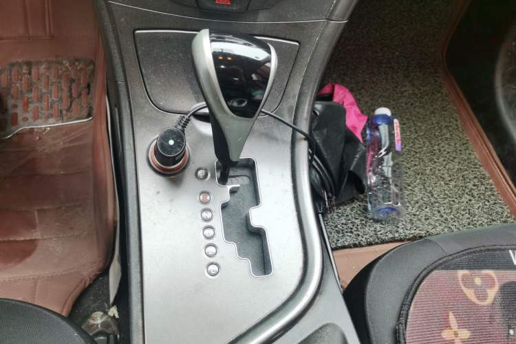 Used GAC Trumpchi GA3 2014 1.6L Automatic Elite Smart Edition Gear Lever