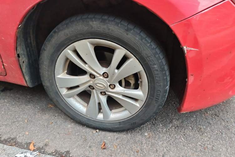 Used GAC Trumpchi GA3 2014 1.6L Automatic Smart Edition Right Front Wheel Hub