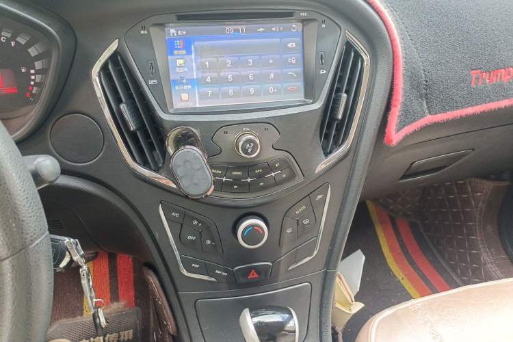Used GAC Trumpchi GA3S Vision 2014 1.6L Automatic Elite ESP Version Audio And AC Panel