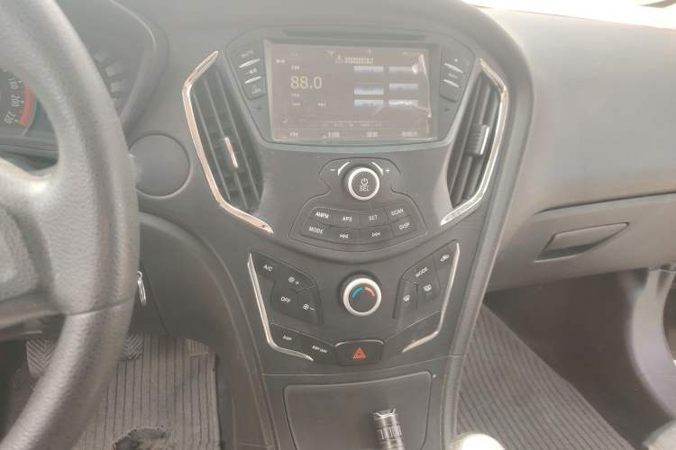 Used GAC Trumpchi GA3S Vision 2014 1.6L Manual Elite Edition Audio And AC Panel