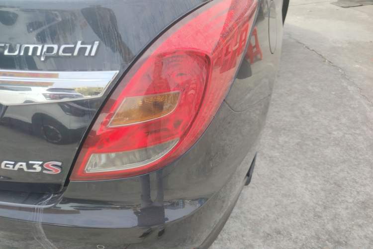 Used GAC Trumpchi GA3S Vision 2014 1.6L Manual Elite Edition Exterior 3