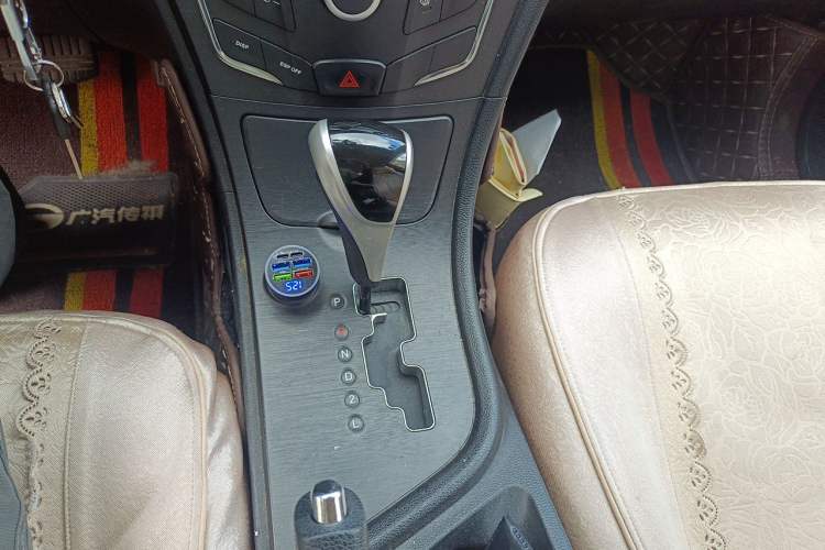 Used GAC Trumpchi GA3S Vision 2014 1.6L Automatic Elite ESP Version Gear Lever
