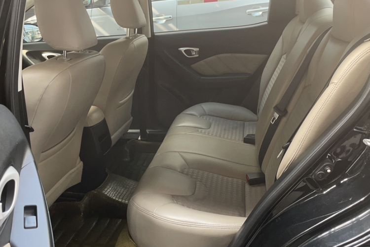 Used GAC Trumpchi GA3S Vision 2014 1.6L Manual Elite Edition Interior 1