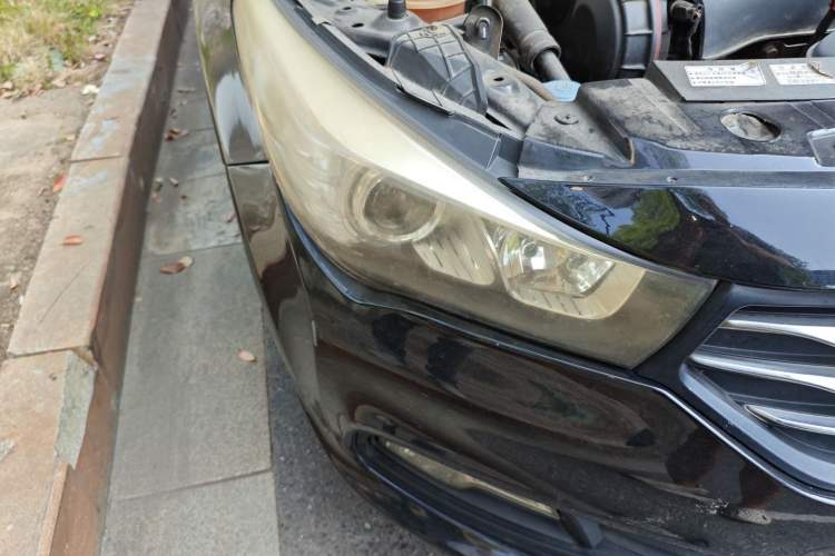Used GAC Trumpchi GA3S Vision 2014 1.6L Manual Elite Edition Right Front Headlight