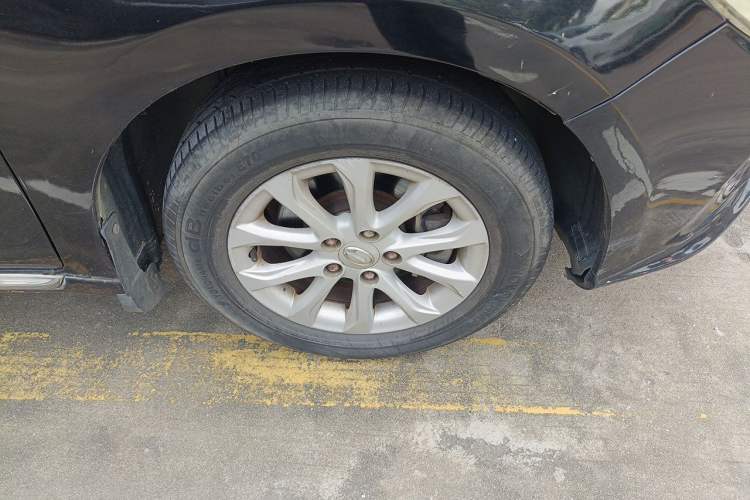 Used GAC Trumpchi GA3S Vision 2014 1.6L Automatic Elite ESP Version Right Front Wheel Hub