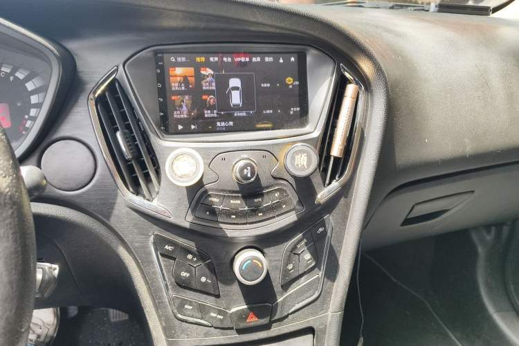 Used GAC Trumpchi GA3S Vision 2014 1.6L Automatic Elite ESP Version Audio And AC Panel