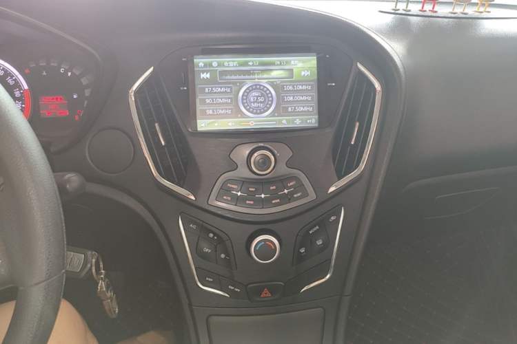 Used GAC Trumpchi GA3S Vision 2014 1.6L Manual Elite ESP Version Audio And AC Panel