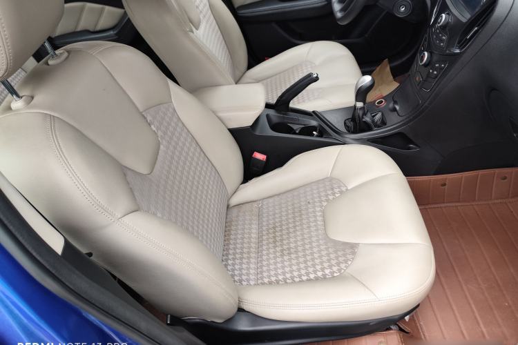 Used GAC Trumpchi GA3S Vision 2014 1.6L Manual Luxury Edition Interior 6