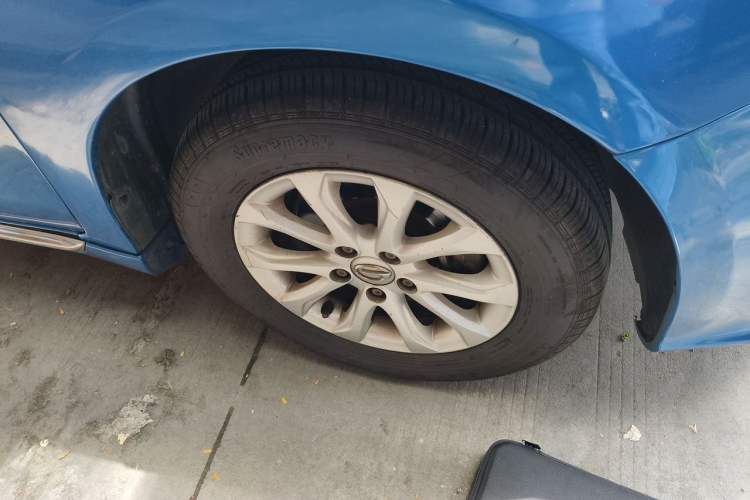 Used GAC Trumpchi GA3S Vision 2014 1.6L Automatic Elite ESP Version Right Front Wheel Hub