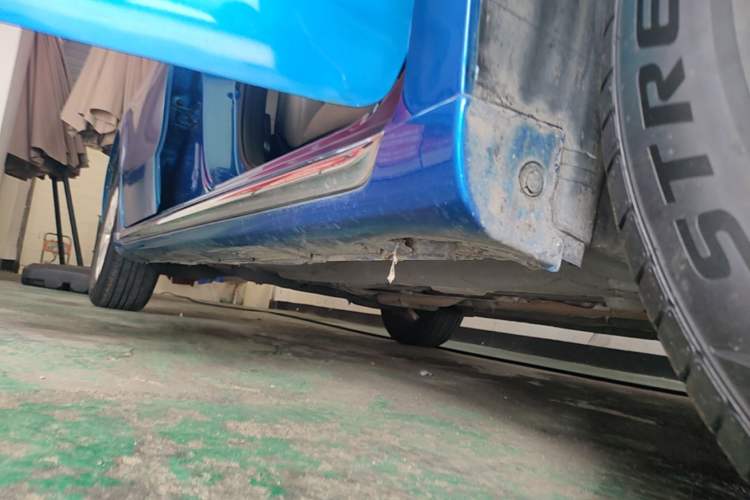 Used GAC Trumpchi GA3S Vision 2014 1.6L Manual Elite ESP Version Right Side Sill