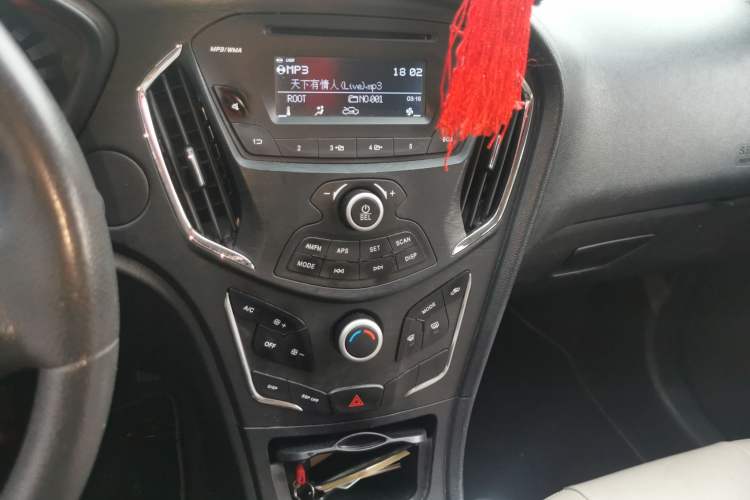 Used GAC Trumpchi GA3S Vision 2014 1.6L Manual Elite Edition Audio And AC Panel