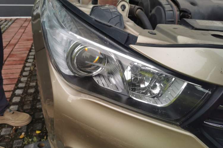 Used GAC Trumpchi GA3S Vision 2014 1.6L Manual Elite Edition Right Front Headlight