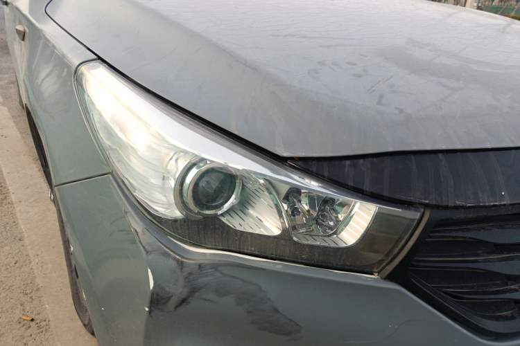 Used GAC Trumpchi GA3S Vision 2014 1.6L Manual Elite Edition Right Front Headlight
