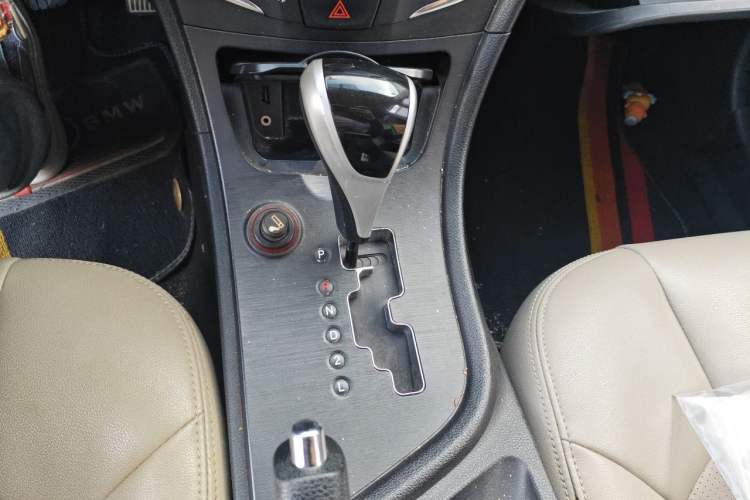 Used GAC Trumpchi GA3S Vision 2014 1.6L Automatic Luxury ESP Version Gear Lever