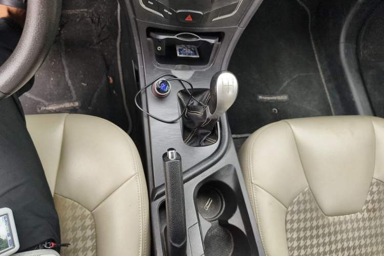 Used GAC Trumpchi GA3S Vision 2014 1.6L Manual Elite Edition Gear Lever
