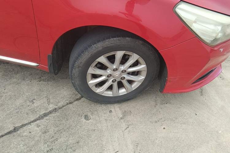 Used GAC Trumpchi GA3S Vision 2014 1.6L Manual Elite Edition Right Front Wheel Hub