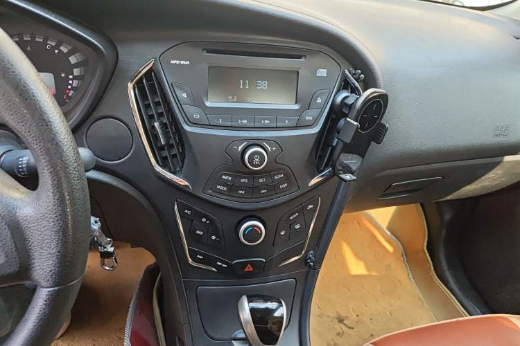 Used GAC Trumpchi GA3S Vision 2014 1.6L Automatic Elite ESP Version Audio And AC Panel