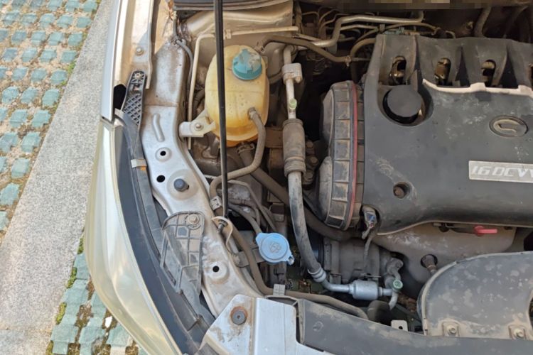 Used GAC Trumpchi GA3S Vision 2014 1.6L Automatic Elite ESP Version Engine Bay Right
