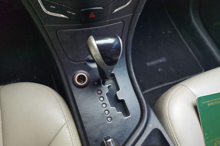 Used GAC Trumpchi GA3S Vision 2014 1.6L Automatic Elite ESP Version Gear Lever