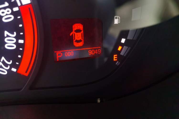 Used GAC Trumpchi GA3S Vision 2014 1.6L Automatic Elite ESP Version Odometer Close Up