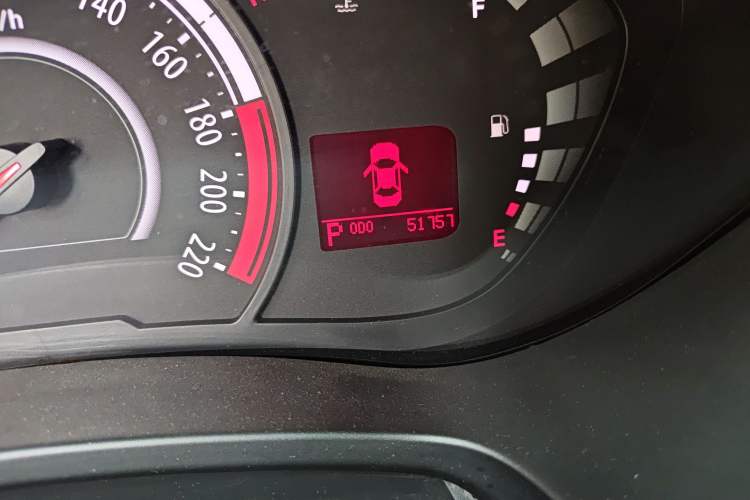 Used GAC Trumpchi GA3S Vision 2014 1.6L Automatic Elite ESP Version Odometer Close Up