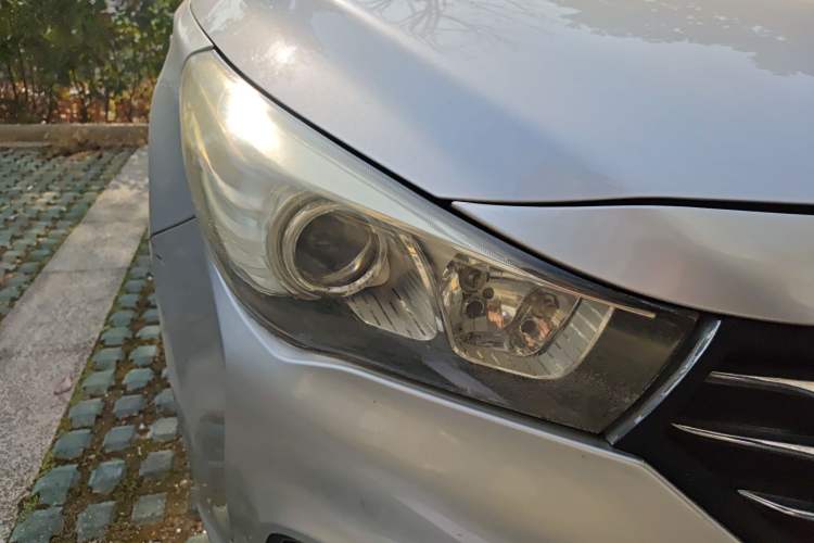 Used GAC Trumpchi GA3S Vision 2014 1.6L Automatic Elite ESP Version Right Front Headlight