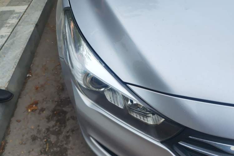 Used GAC Trumpchi GA3S Vision 2014 1.6L Manual Elite Edition Right Front Headlight