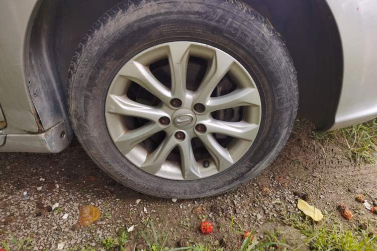 Used GAC Trumpchi GA3S Vision 2014 1.6L Automatic Elite ESP Version Right Front Wheel Hub