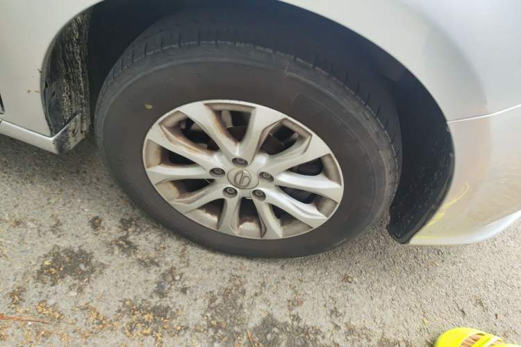 Used GAC Trumpchi GA3S Vision 2014 1.6L Manual Elite Edition Right Front Wheel Hub