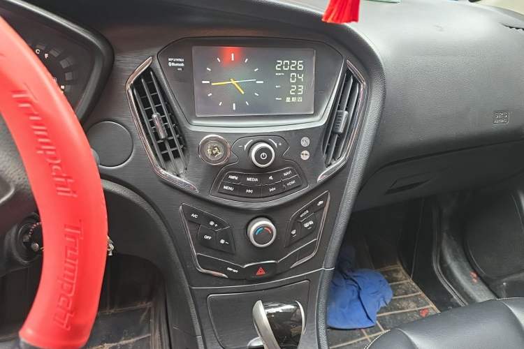 Used GAC Trumpchi GA3S Vision 2014 1.6L Automatic Luxury ESP Version Audio And AC Panel
