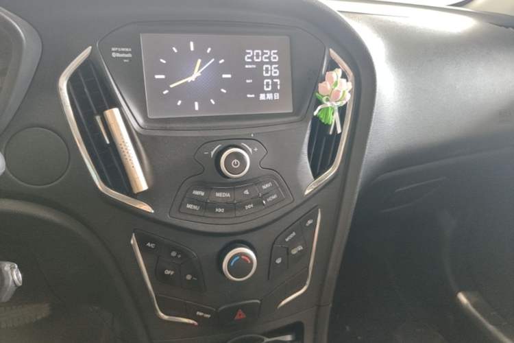 Used GAC Trumpchi GA3S Vision 2014 1.6L Automatic Luxury ESP Version Audio And AC Panel