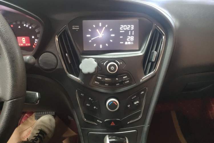 Used GAC Trumpchi GA3S Vision 2014 1.6L Automatic Luxury ESP Version Audio And AC Panel