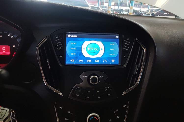 Used GAC Trumpchi GA3S Vision 2014 1.6L Automatic Elite ESP Version Audio And AC Panel