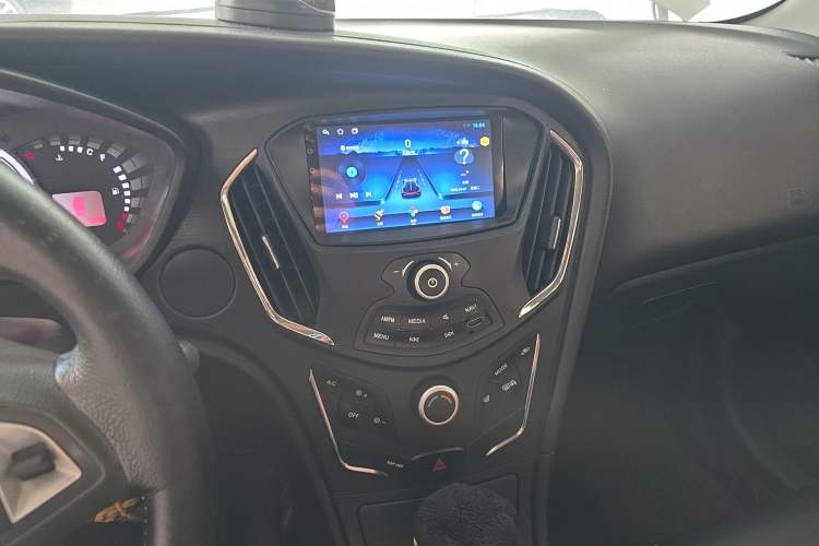 Used GAC Trumpchi GA3S Vision 2014 1.6L Automatic Luxury ESP Version Audio And AC Panel